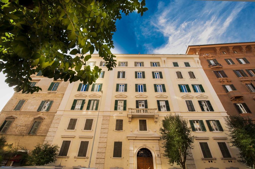 Апартаменты Bernini House Рим Экстерьер фото